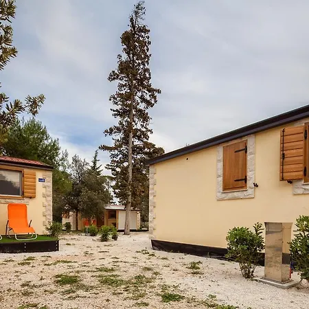 Zaton Dalmata Eco Mobile Homes Park za odmor